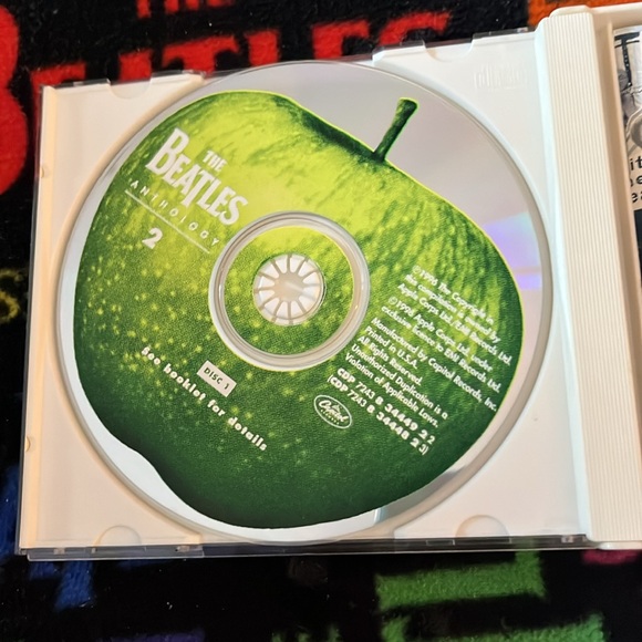 The Beatles Anthology Volume 2 [Apple Records, 1996] CD Set of 2 w/Booklet EUC - Picture 3 of 12